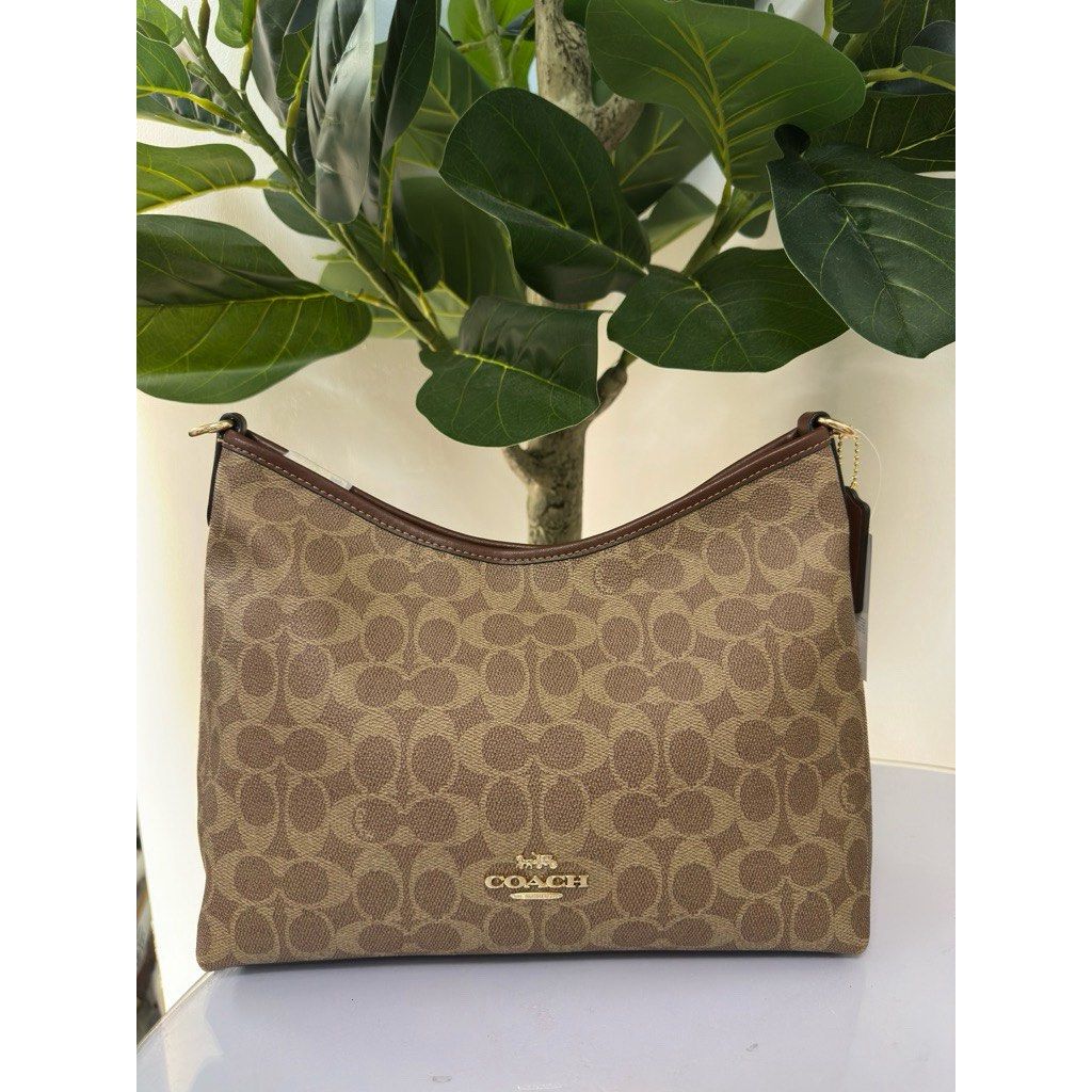 Coach Laurel Signature Bag (Category: Luxury Bags & Wallets) located in Pasig City. Submitted by Ms.Anne (Listing ID 1427535531, Image 1). Description: Coach Laurel Made in Philippines Brandnew Original.