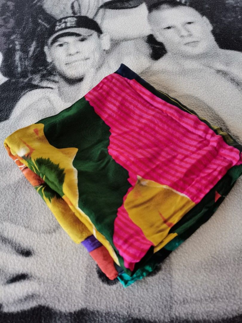 Daniel Hechter Paris Floral Silk Scarf (Category: Scarves) located in Santa Cruz. Submitted by oddpenguin-4575 (Listing ID 1427597899, Image 2). Description: 📌measurement:L-35" /W-34" 📌Brand:Daniel Hechter 📌Color-9/10 📌rolled hem 📌Issue:w/ snag and small hole but barely noticeable, pls. see photos 📌100% silk 📌Actual shades may differ slightly depending on ambient lighting conditions. 📌all items are thrifted,please manage your expectations