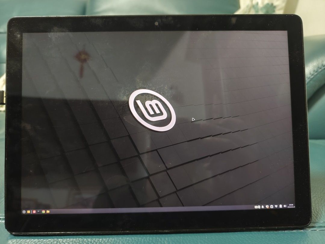 Dell  Latitude E5285