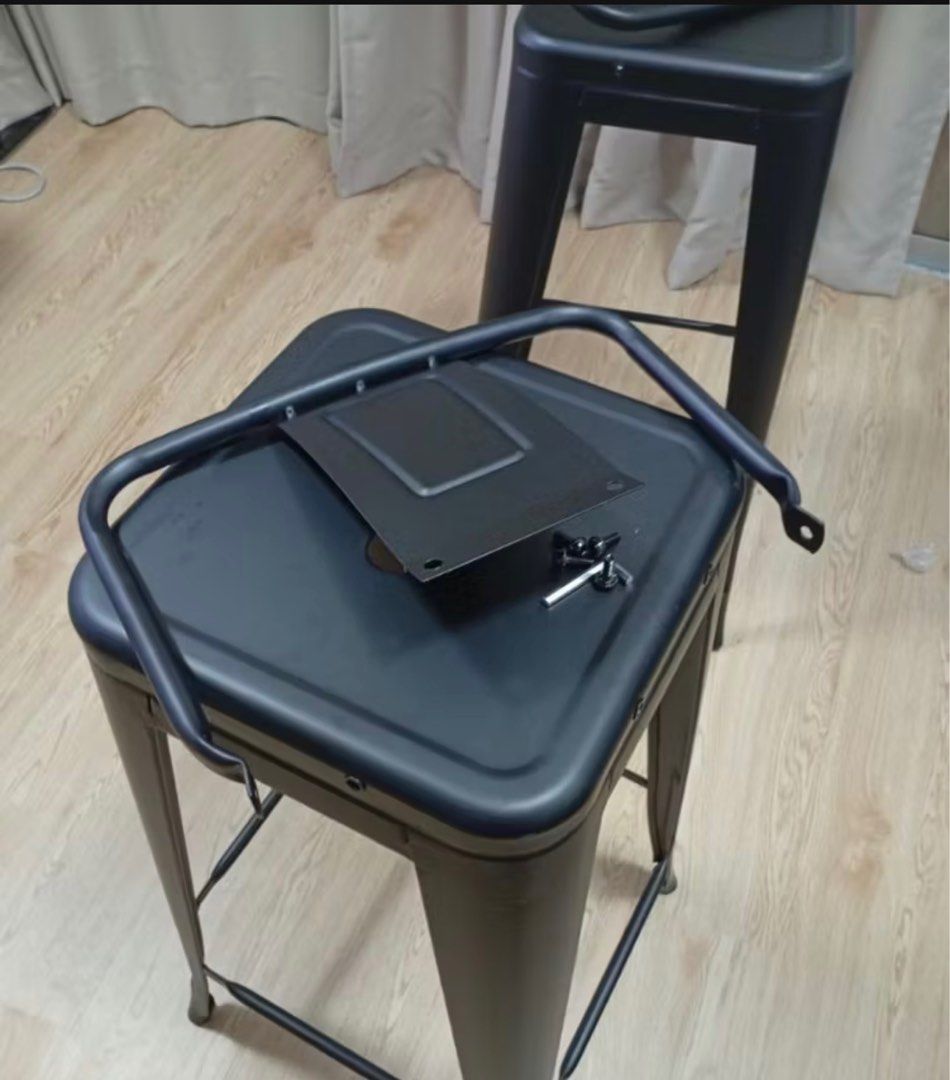 Dining Table (Category: Tables & Sets) located in Kuala Lumpur. Submitted by ian_0507 (Listing ID 1427635152, Image 3). Description: ✨4 High bar stool 72cm Dining Table✨ 💐Reason:Got the wrong size so it’s a bit to tall for my dining table 💐High quality bar 💐comfortable to sit on 💐Normal price Rm60 each .