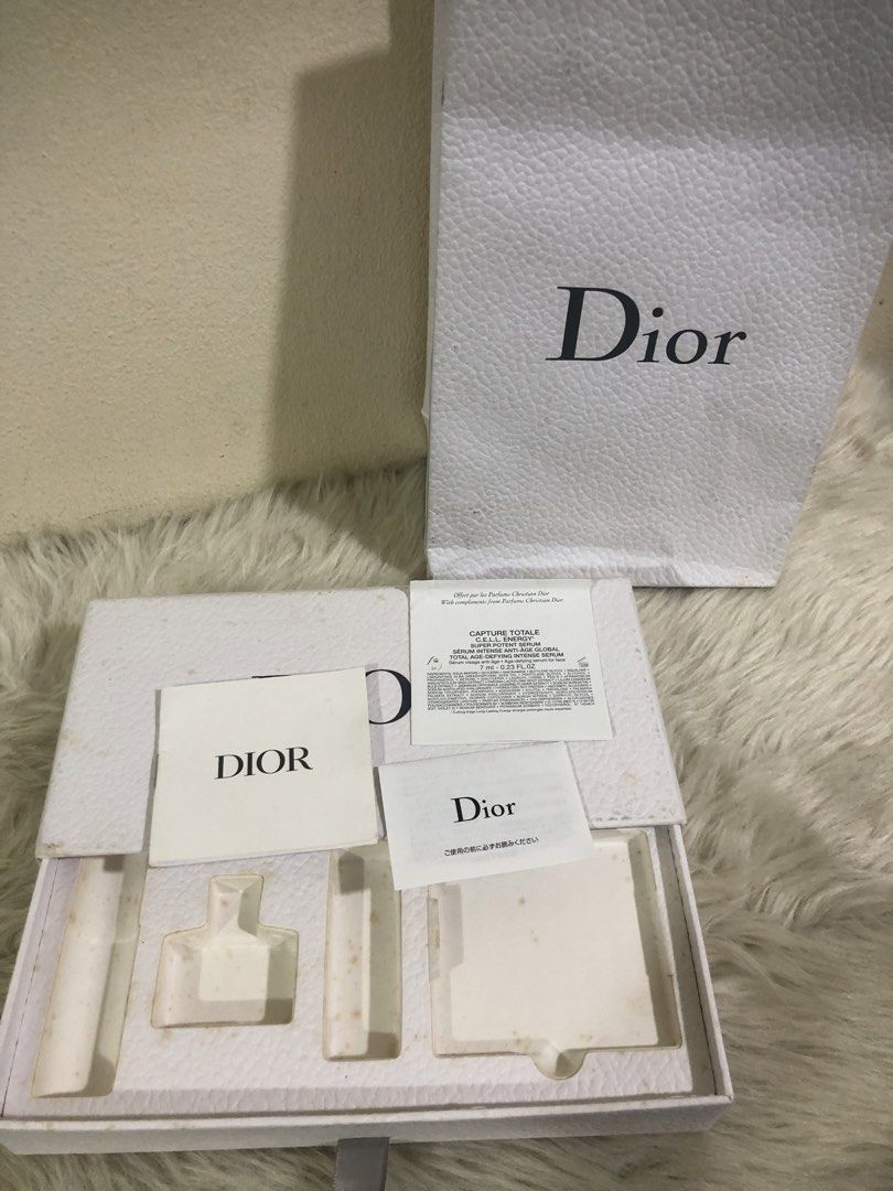Dior Beauty Discovery Kit (Category: Makeup) located in Manila. Submitted by o_authentique (Listing ID 1427598290, Image 1). Description: ORIGINAL DIOR BOX & PAPERBAG.