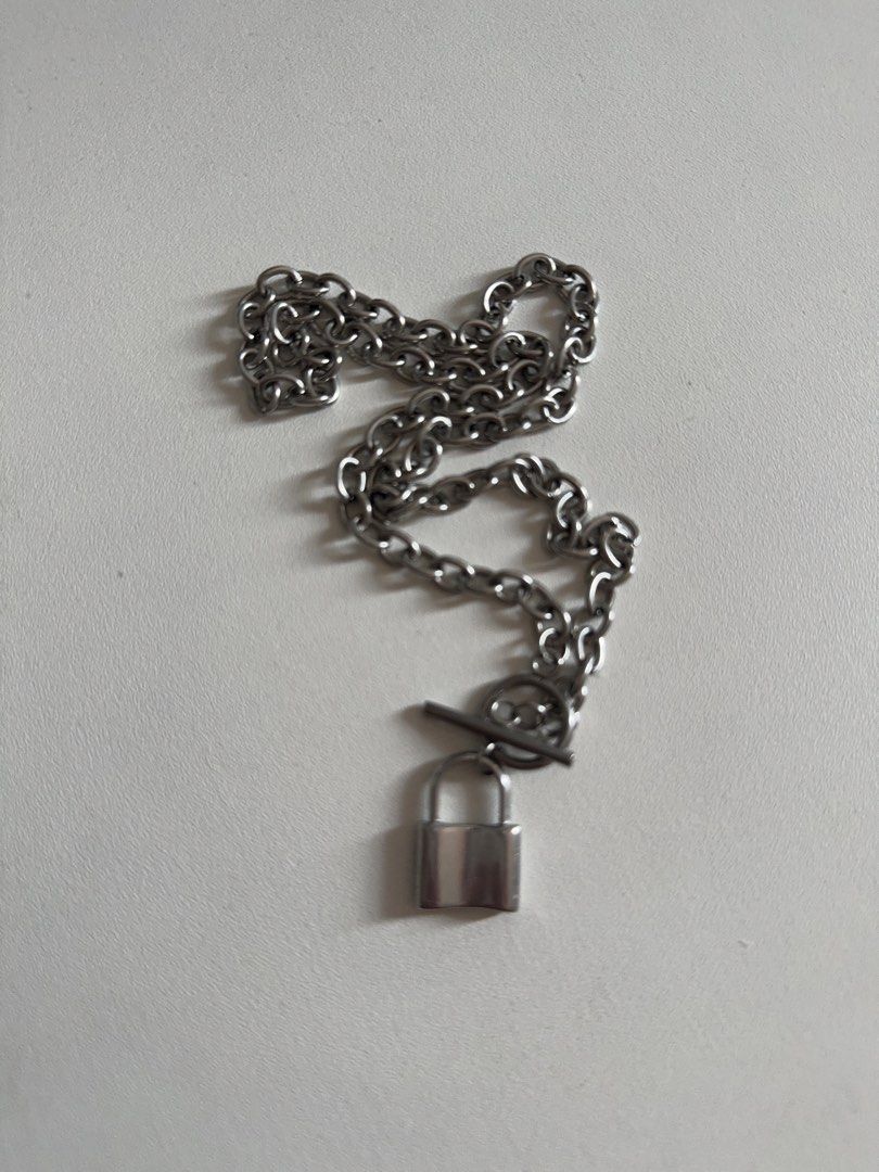 ENHYPEN - Jake Necklace (Category: Necklaces) located in Mandaluyong City. Submitted by rxstudio (Listing ID 1427511496, Image 3). Description: ENHYPEN - Jake Necklace Brand: Another Youth - waterproof - no fading - hypoallergenic material: stainless steel length: 40 cm weight: 25 g.
