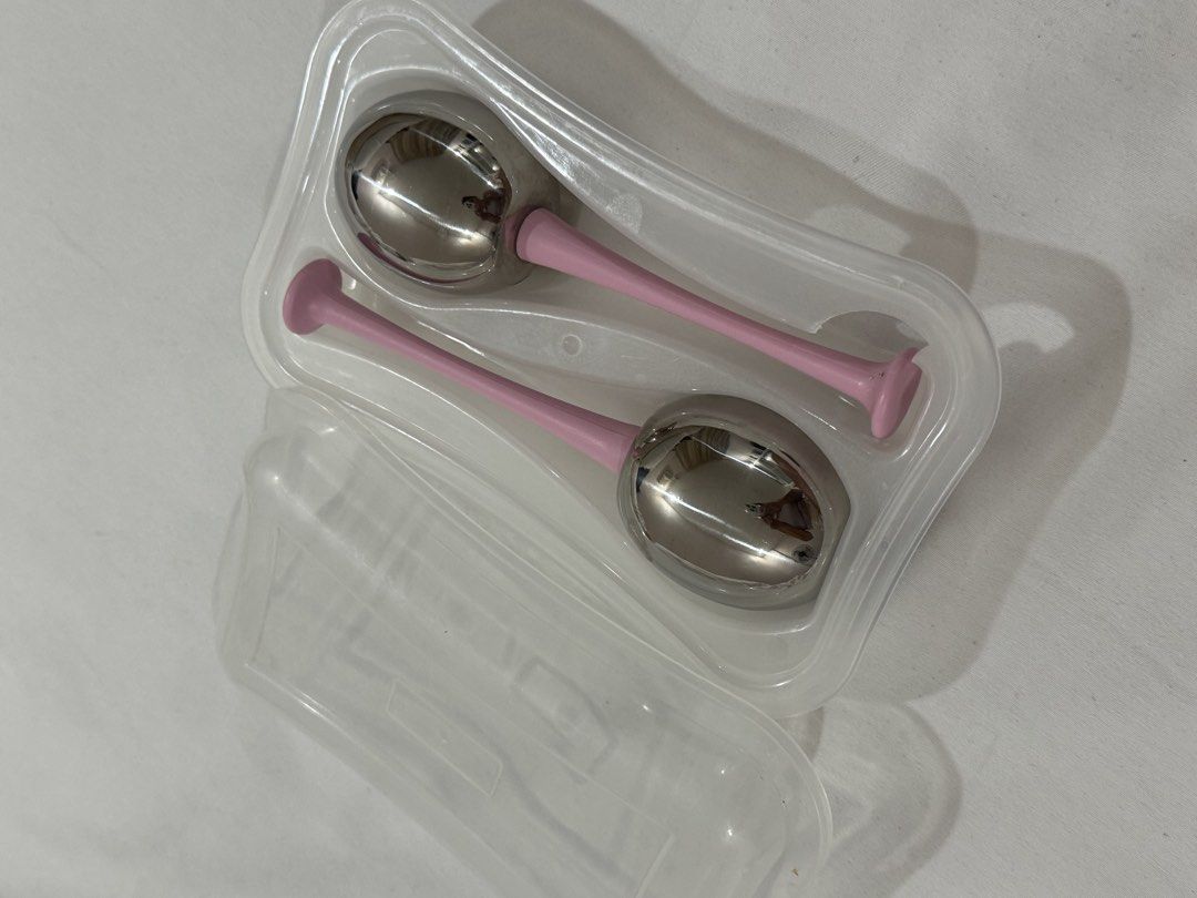 Facial Ice Globes with Case (Category: Face Care) located in Macabebe. Submitted by virgoluxe.co (Listing ID 1427593697, Image 2). Description: These facial ice globes are designed for skin icing. They come with a clear plastic case for storage. Issue: case are broken. .
