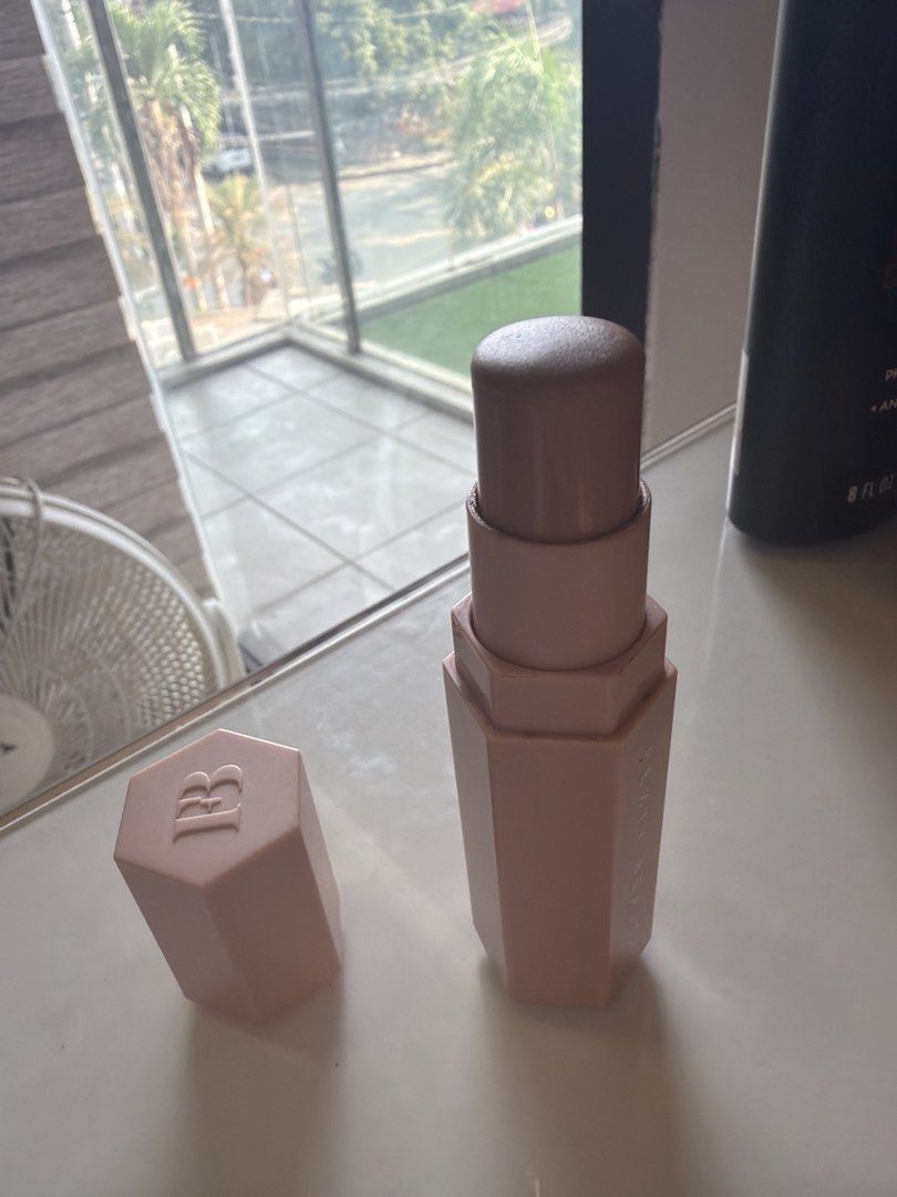 Fenty Beauty Match Stix Amber 01 (Category: Makeup) located in Quezon City. Submitted by destashingmycloset (Listing ID 1427556070, Image 1). Description: .