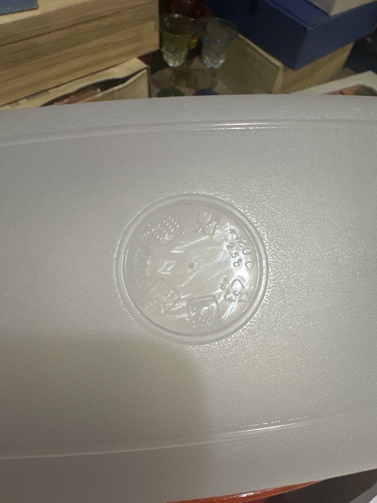 Fresh airtight container (Category: Food Organization & Storage) located in Antipolo. Submitted by queens.collections (Listing ID 1427537771, Image 2). Description: Kl192612x.