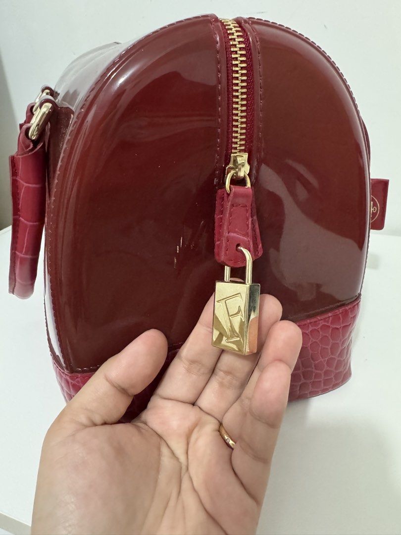 Furla Dome Jelly Hand Bag (Category: Luxury Bags & Wallets) located in Bulacan. Submitted by everythinggood26 (Listing ID 1427596659, Image 3). Description: .
