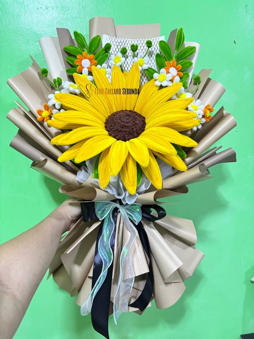 Fuzzy Wire Flower Bouquet (Category: Flowers & Bouquets) located in Taguig. Submitted by ferrgallardsegunda (Listing ID 1427606026, Image 2). Description: Made to Order bouquets DM for your requests Feel free to send inspo ❤️.