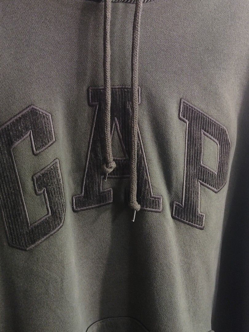 GAP Men's Hoodie XL (Category: Hoodies) located in Quezon City. Submitted by ryan0529 (Listing ID 1427557500, Image 2). Description: Gap Men's Hoodie XL Fits L to XL Dimensions: 25x28 Very good condition. No flaws. Guaranteed Authentic Rfs: Decluttering 500 only! .
