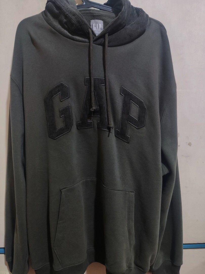GAP Men's Hoodie XL (Category: Hoodies) located in Quezon City. Submitted by ryan0529 (Listing ID 1427557500, Image 1). Description: Gap Men's Hoodie XL Fits L to XL Dimensions: 25x28 Very good condition. No flaws. Guaranteed Authentic Rfs: Decluttering 500 only! .