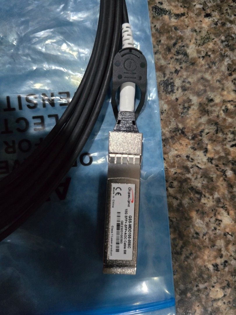 Generic SFP+ to SFP+ AOC cable 5m443366892886435840