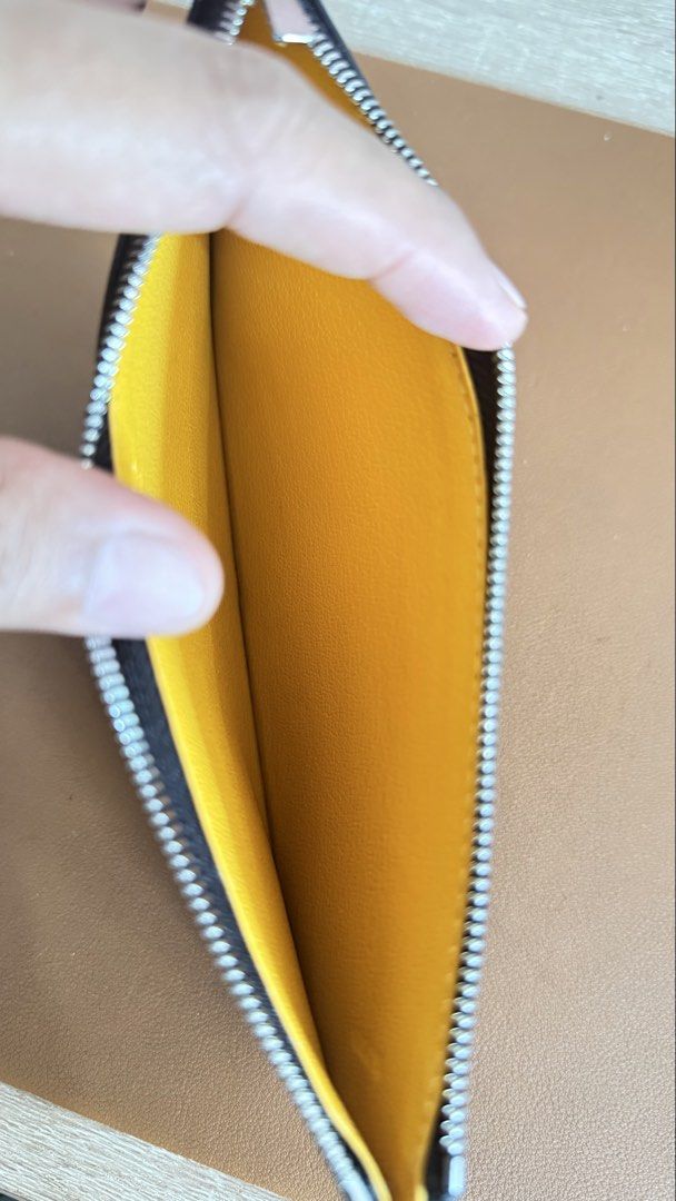 Goyard Zip Around Wallet (Category: Luxury Bags & Wallets) located in Quezon City. Submitted by yeng20 (Listing ID 1427499524, Image 2). Description: .