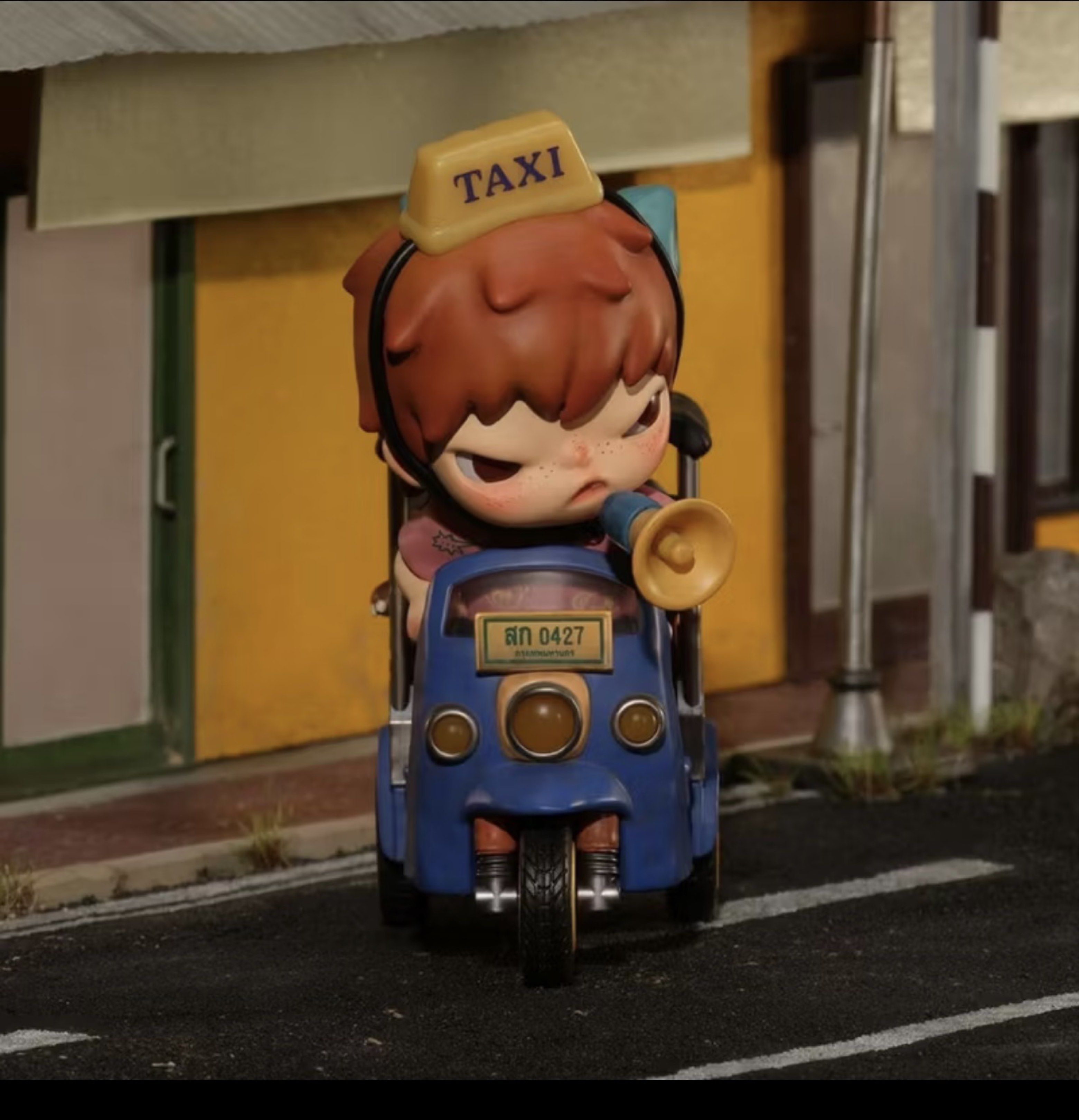 RE STOCK/ READY STOCK —- Hirono Tuk-Tuk Figure 🚕 (Limited Edition