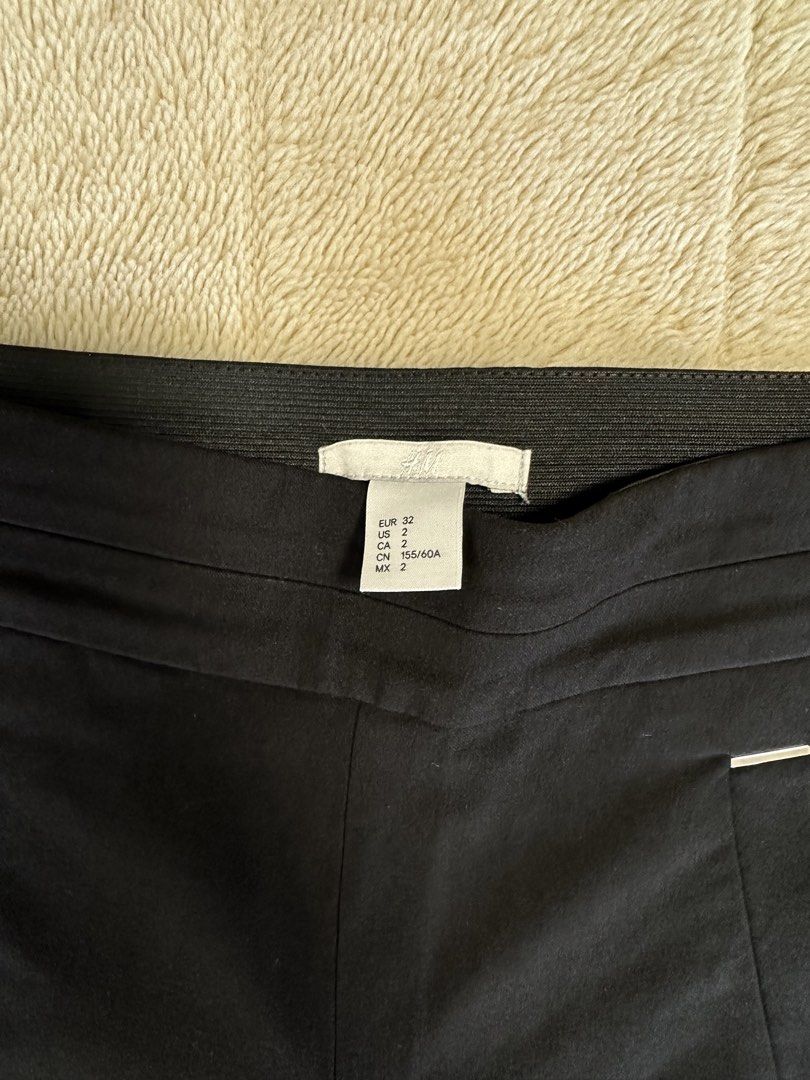 H&M Black Trousers Pants (Category: Other Bottoms) located in Muntinlupa City. Submitted by mags_declutters (Listing ID 1427567805, Image 3). Description: .