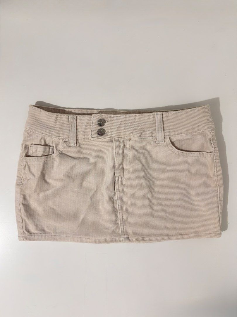 H&M Corduroy Mini Skirt (Category: Skirts) located in General Trias. Submitted by revivalarchive (Listing ID 1427549927, Image 1). Description: H&M Cream-colored Corduroy Skirt. Lightly worn, great condition. versatile, ideal for casual styling..
