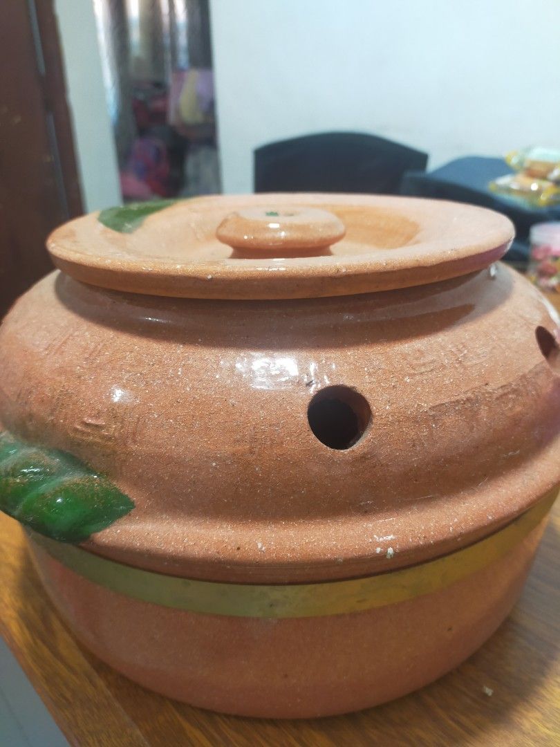Hot stone-baked sweet potatoes, Earthenware pot (Category: Pots & Planters) located in Cavite. Submitted by care20 (Listing ID 1427527236, Image 2). Description: Hot stone-baked sweet potatoes, earthenware pot Sa Japan nabili still brand new bawas gamit.