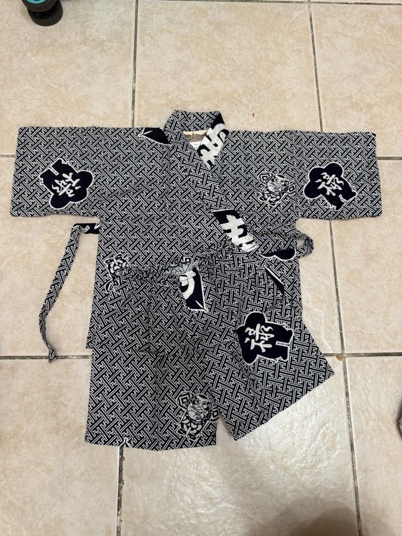 Japanese Kimono Set (Category: Sets & Coordinates) located in Pasig City. Submitted by kldy_closet_03 (Listing ID 1427626170, Image 1). Description: .