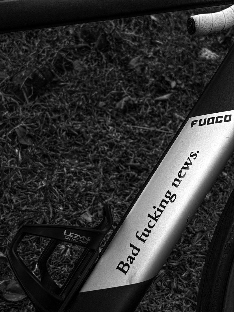 java fuoco 2024 (Category: Bicycles) located in Singapore. Submitted by 111y2k (Listing ID 1427621495, Image 4). Description: wtt/wts Frame & Fork: UCI-certified carbon fibre, full internal cabling, 12mm thru-axle, flat-mount disc. Groupset: Full Shimano 105 R7100 2x12 speed (R7120 shifters, R7170 hydraulic brakes). Crankset: DECAF 50-34T (165/170mm). Cassette: HR12-32T 12-speed. Wheelset: 50mm matte carbon wheels Tires: continental tires Cockpit