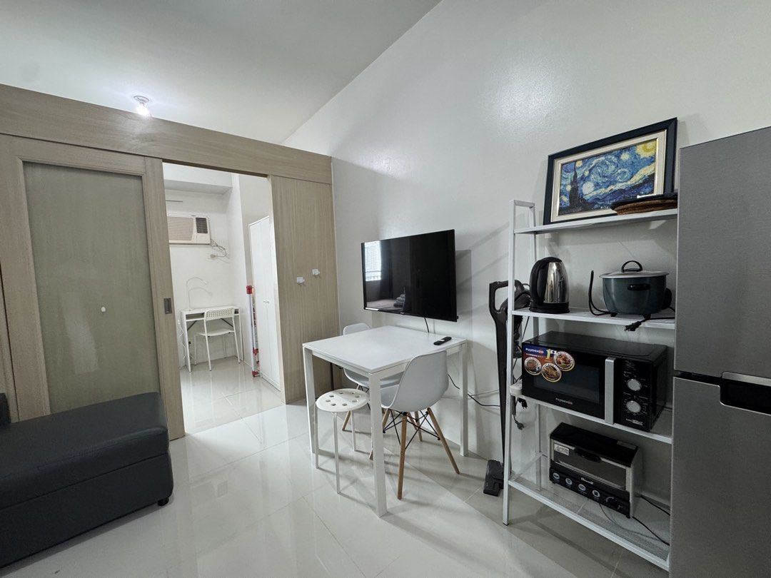 Jazz Residences For Rent (Category: Apartments & Condos) located in Makati City. Submitted by marie-chua (Listing ID 1427526059, Image 3). Description: This is a 1 Bedroom unit with floor area of 24sqm, fully furnished, no balcony. WiFi ready - P1,499/month (to be on top of the monthly rent).