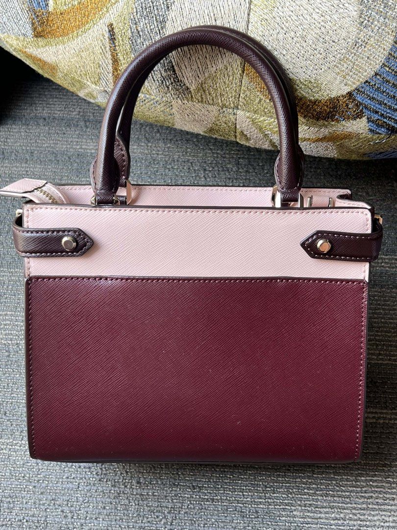Kate Spade Bag (Category: Luxury Bags & Wallets) located in Manila. Submitted by alycheng.sidra (Listing ID 1427583027, Image 2). Description: .