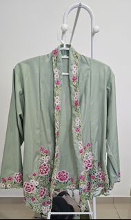 (Category: ) located in . Submitted by ythriftstore (Listing ID 1427564733, Image 1). Description: .