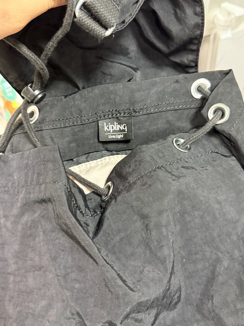 Kipling backpack （分類：背囊）位於 Hong Kong。 由 lccsi 提交（商品編號 1427630945，圖片 1）。簡介： As shown as pic Quiet new。