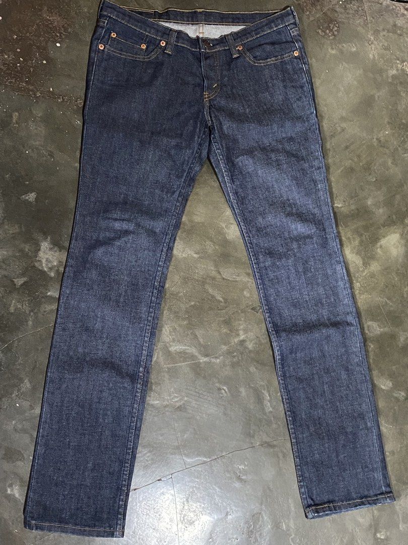 Levi's Low Rise 556 Jeans (Category: Jeans) located in Baguio. Submitted by morii1 (Listing ID 1427533557, Image 1). Description: 39 Length 29 Waist HK pair seen on buttons, minimal heel bite on hem - feel free to dm for other questions!.
