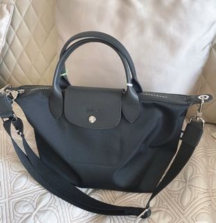 (Category: ) located in . Submitted by watchandbag (Listing ID 1427605901, Image 1). Description: .