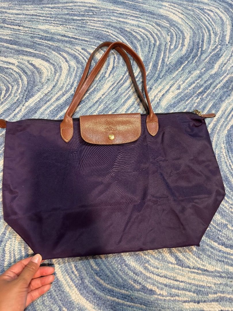 Longchamp Le Pliage BiIlberry Large Long Handle (Category: Luxury Bags & Wallets) located in Dipolog. Submitted by jshaugn (Listing ID 1427500105, Image 1). Description: .