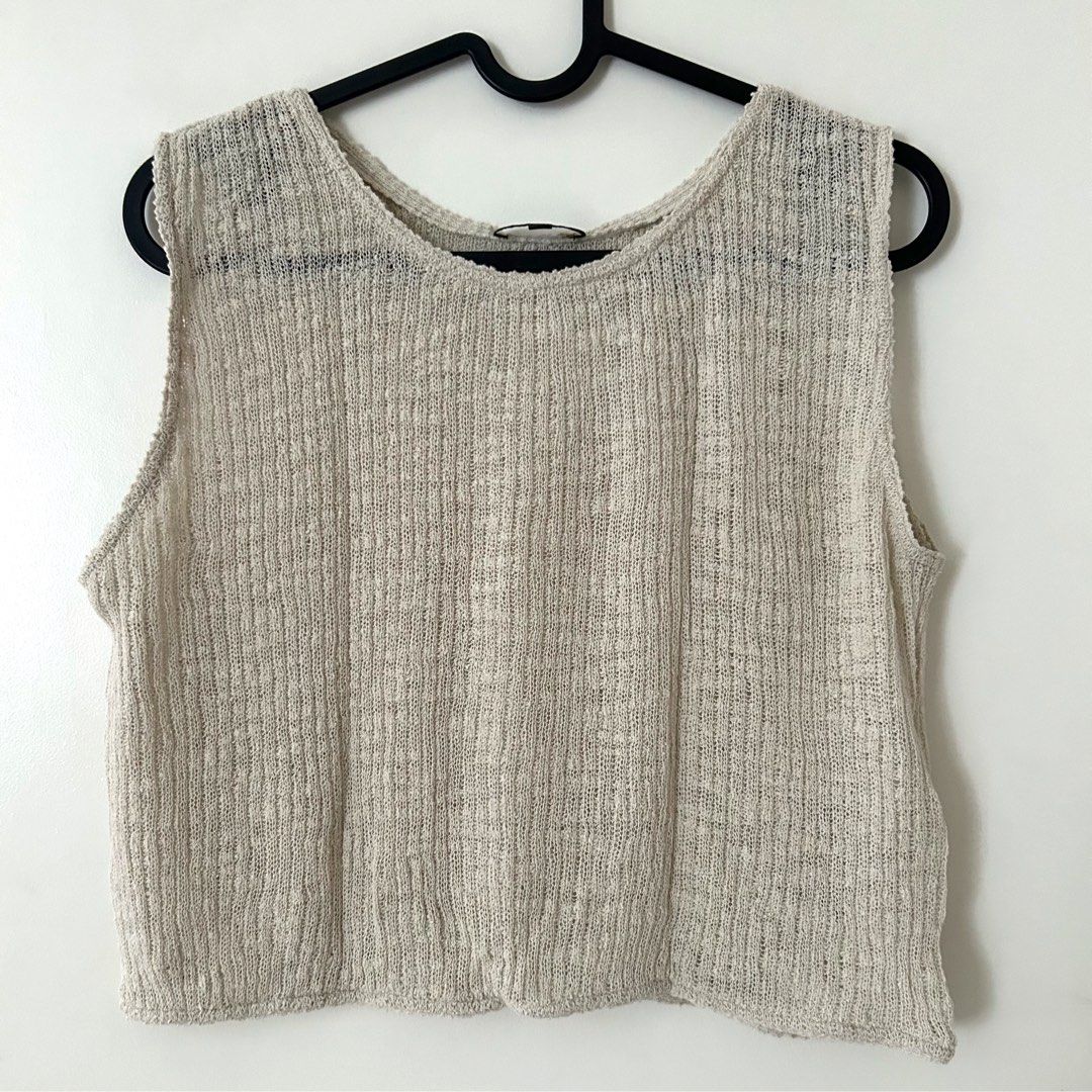 Massimo Dutti Knit Top (Category: Sleeveless) located in Quezon City. Submitted by p0lingkit (Listing ID 1427588776, Image 1). Description: Rfs: decluttering No other issues! Good as new Very comfy and airy Helping tags: H&M Mango Zara Uniqlo.