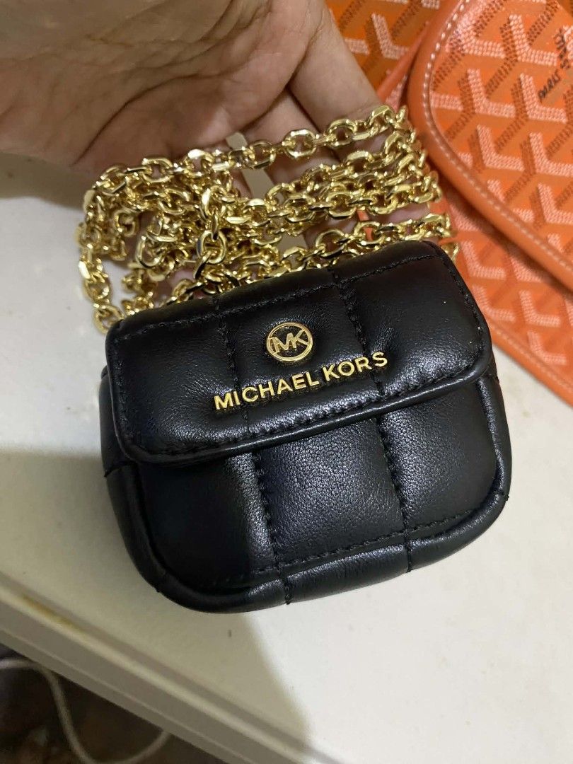 Michael Kors Mini Bag with Chain (Category: Luxury Bags & Wallets) located in Cabuyao City. Submitted by batman0417 (Listing ID 1427578971, Image 1). Description: pm nalang po, goods po sa airpods.
