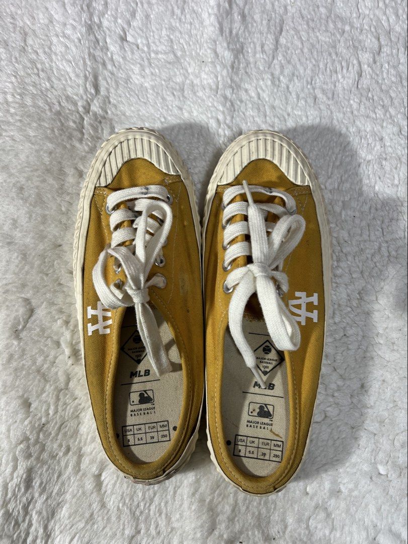 MLB LA Dodgers Canvas Slip-on Shoes (Category: Sneakers) located in La Trinidad. Submitted by mercedeshermosamoran (Listing ID 1427626651, Image 2). Description: best fits size 7-8 quality materials .