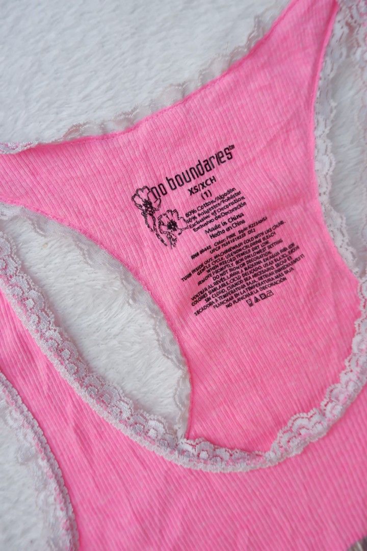 No Boundaries Pink Tank Top XS (Category: Sleeveless) located in Quezon City. Submitted by kiseru (Listing ID 1427591490, Image 2). Description: no flaws.