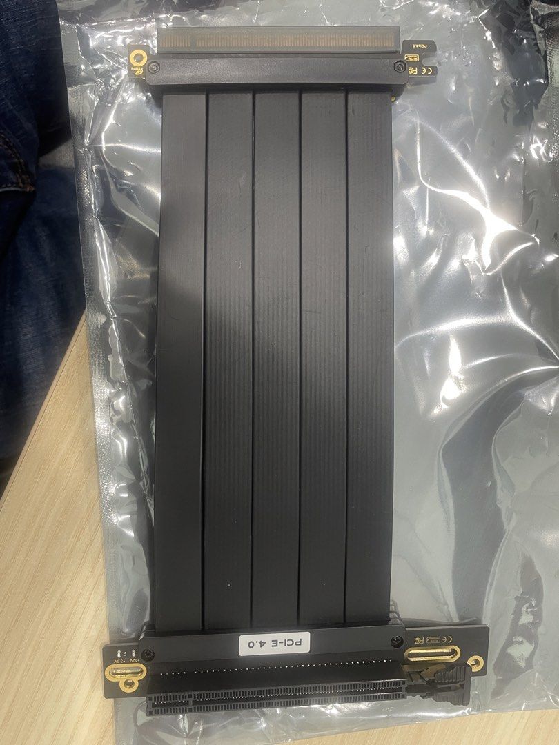 PCIe4.0x16  90 degree riser cable405973922711480320