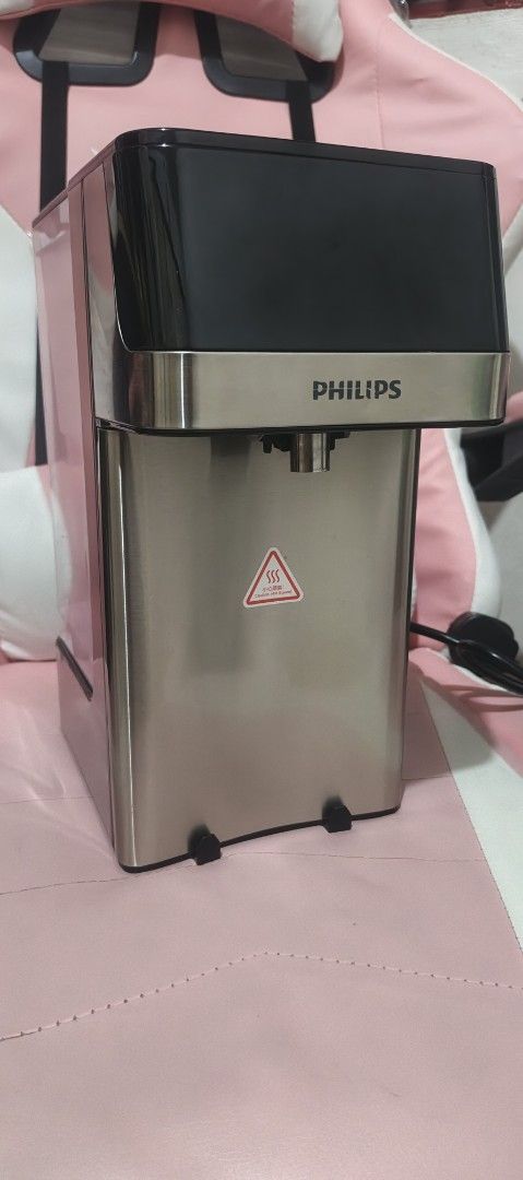 Philips Coffee Maker (Category: Coffee Machines & Makers) located in Manila. Submitted by karu.sell.ph (Listing ID 1427619231, Image 1). Description: for sale my philips instant heating water dispenser good as new 220v padala galing america for sale only 1100 1100 issue wala lang yun mismo patungan ng cup mismo.