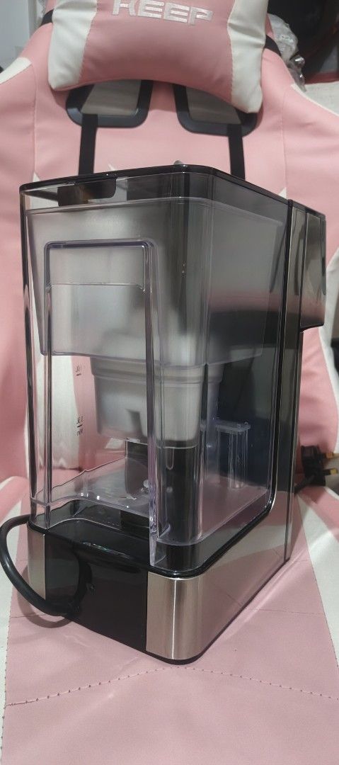 Philips Coffee Maker (Category: Coffee Machines & Makers) located in Manila. Submitted by karu.sell.ph (Listing ID 1427619231, Image 2). Description: for sale my philips instant heating water dispenser good as new 220v padala galing america for sale only 1100 1100 issue wala lang yun mismo patungan ng cup mismo.