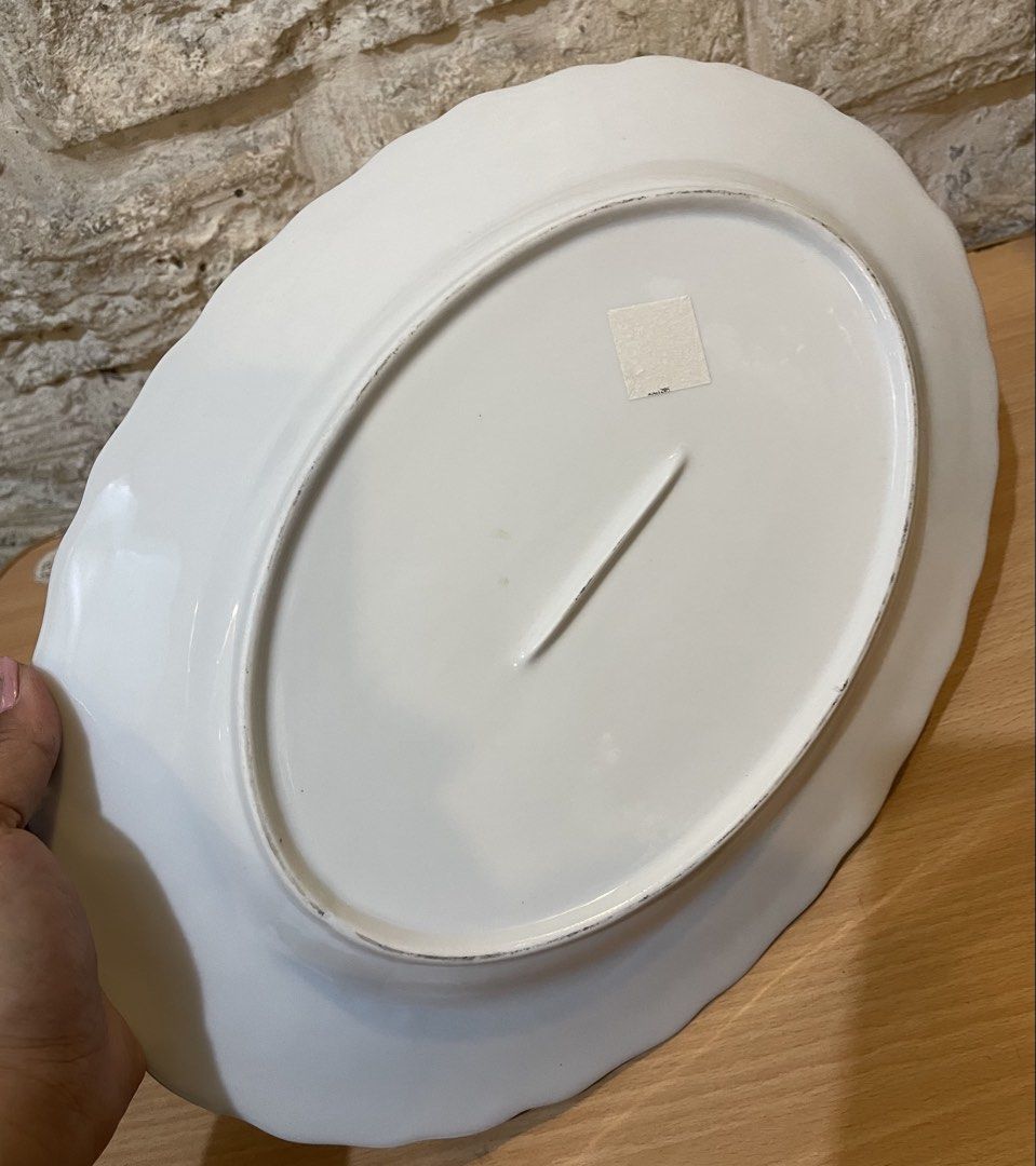 Porcelain serving Dish (Category: Other Kitchenware & Tableware) located in San Fernando. Submitted by japansurpluselyu (Listing ID 1427613044, Image 3). Description: 6pcs available 14x10 inches.