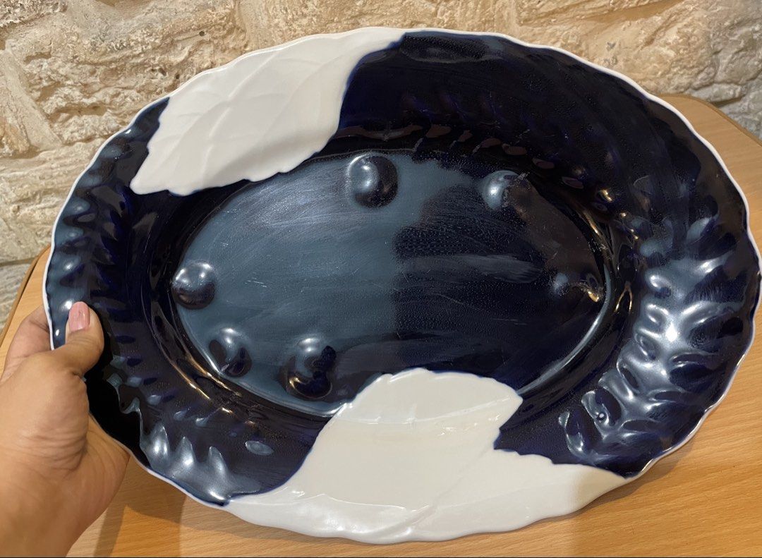Porcelain serving Dish (Category: Other Kitchenware & Tableware) located in San Fernando. Submitted by japansurpluselyu (Listing ID 1427613044, Image 2). Description: 6pcs available 14x10 inches.