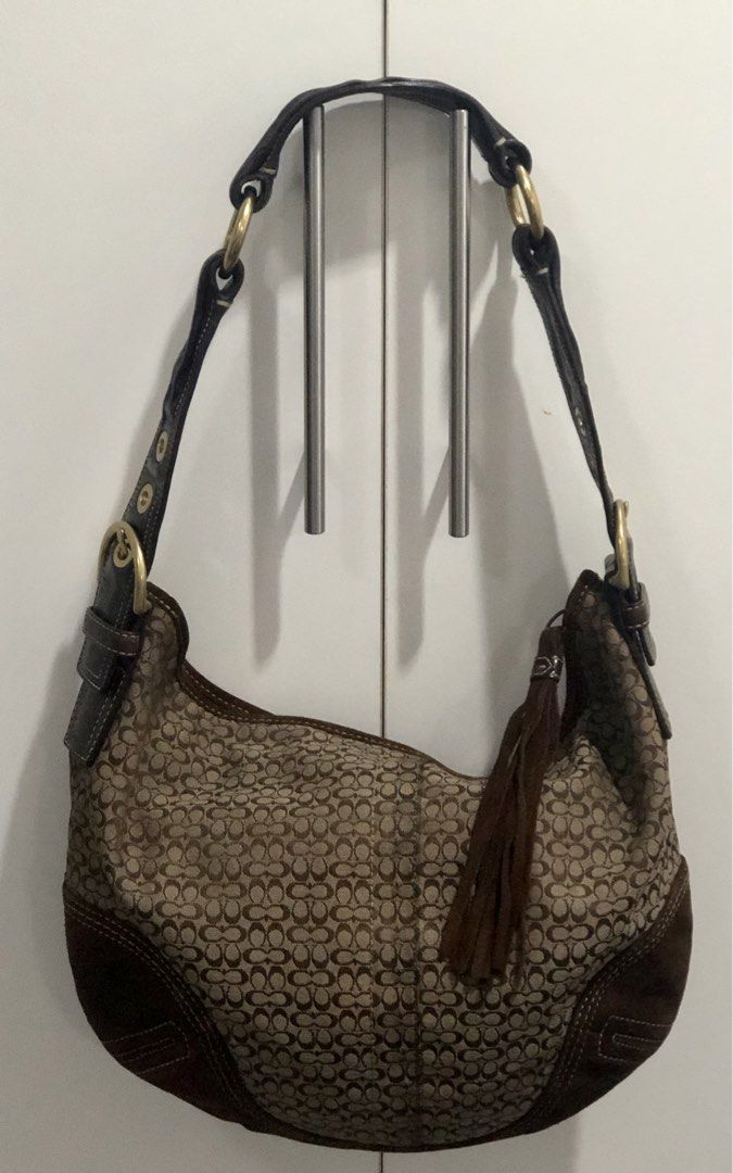 Coach Medium Size Hobo Bag (Category: Luxury Bags & Wallets) located in Quezon City. Submitted by sheisdecluttering_now (Listing ID 1427578483, Image 1). Description: combination of canvass, leather and suede.