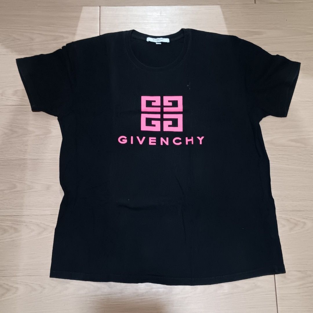Preloved Men's Shirts (take all 4 pcs) (Category: Tshirts & Polo Shirts ) located in Taguig. Submitted by ncomn (Listing ID 1427513613, Image 2). Description: - Take all for PHP 250 (4 pcs) - Preloved shirts, please manage your expectations - Size: Large.