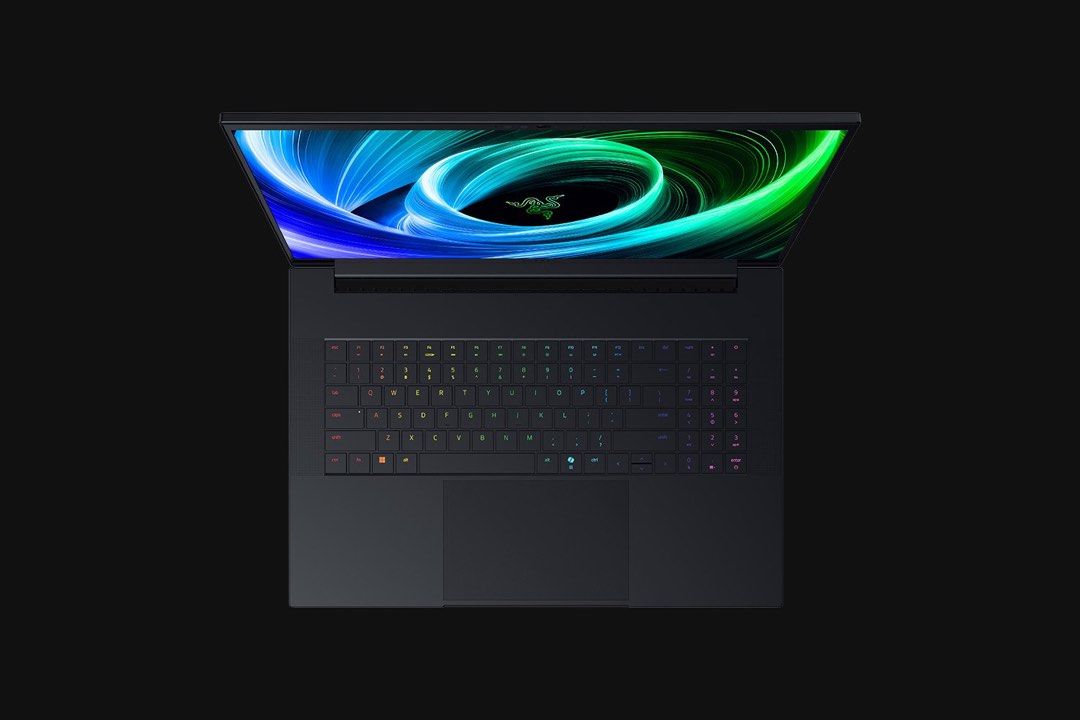 Razer Blade 18 - GeForce RTX 5090 - Dual UHD+ 240 Hz | FHD+ 440 Hz ...