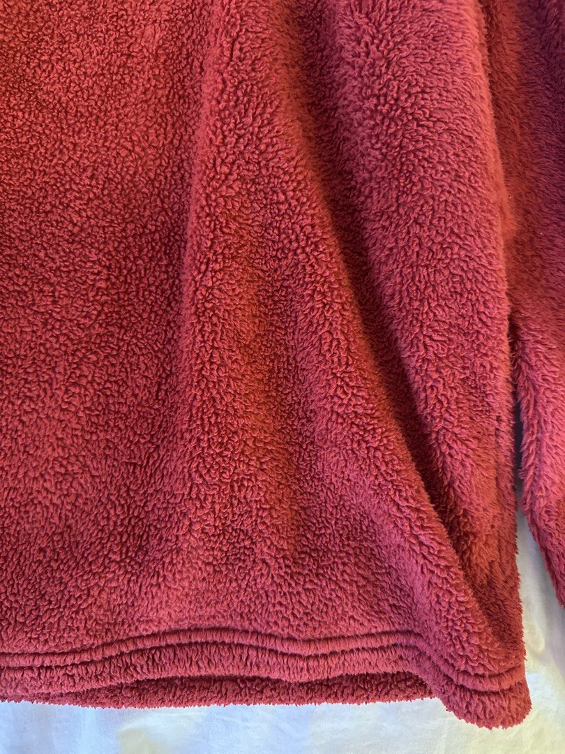 Red Orange Fleece Sweatshirt 8-10yo (Category: Babies & Kids Fashion) located in Muntinlupa City. Submitted by shopnb (Listing ID 1427493776, Image 2). Description: Red fleece sweatshirt features a crew neck and long sleeves with ribbed cuffs. The fabric has a textured, fuzzy appearance. It is a solid color with a simple design, suitable for casual wear..