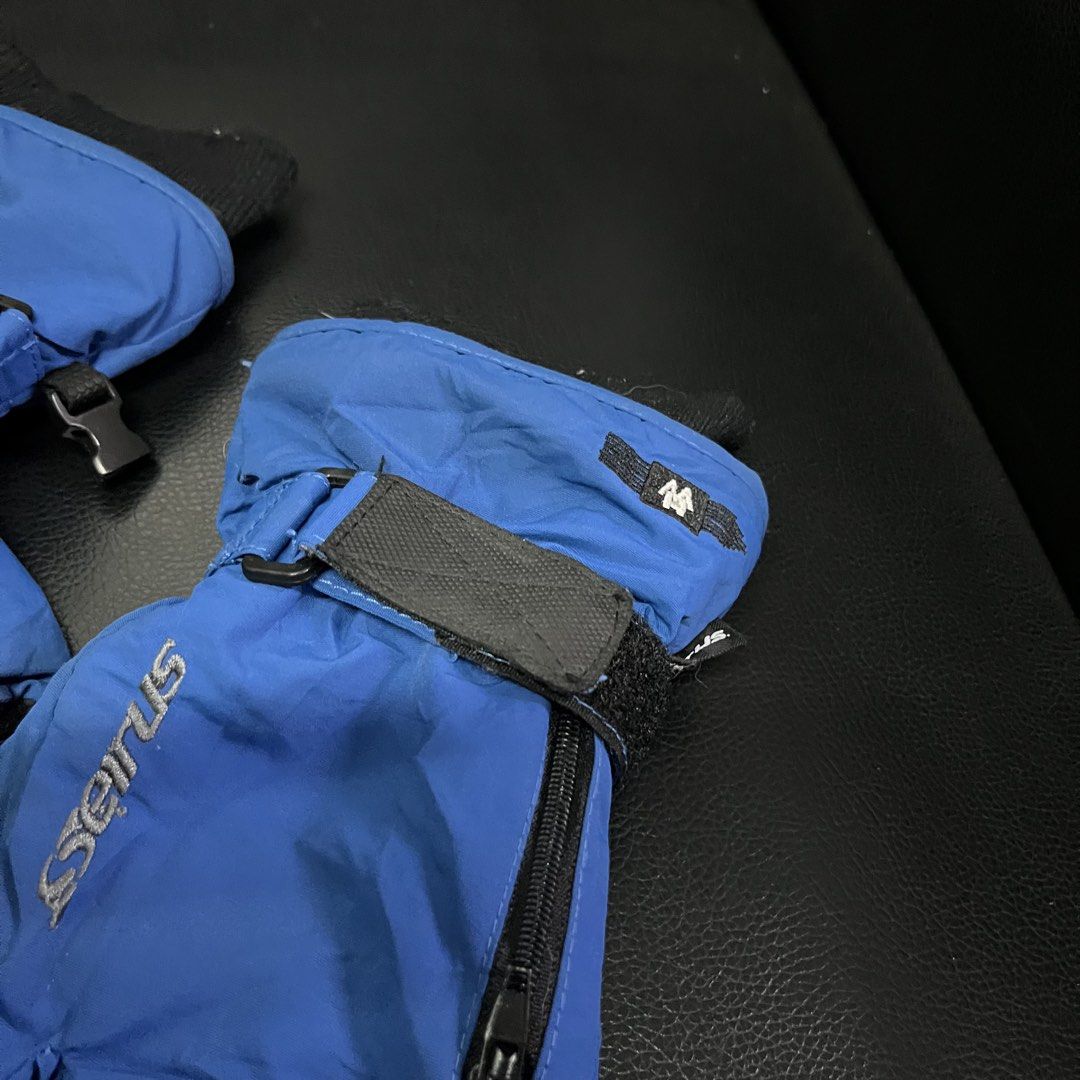 Seirus Innovation - Heatwave Jr Stash Gloves (Category: Gloves) located in Batangas. Submitted by wornwear.ph (Listing ID 1427604793, Image 3). Description: Seirus Innovation - Heatwave Jr Stash Gloves Size: Small Thermal heat tech Very good condition 580 only! .