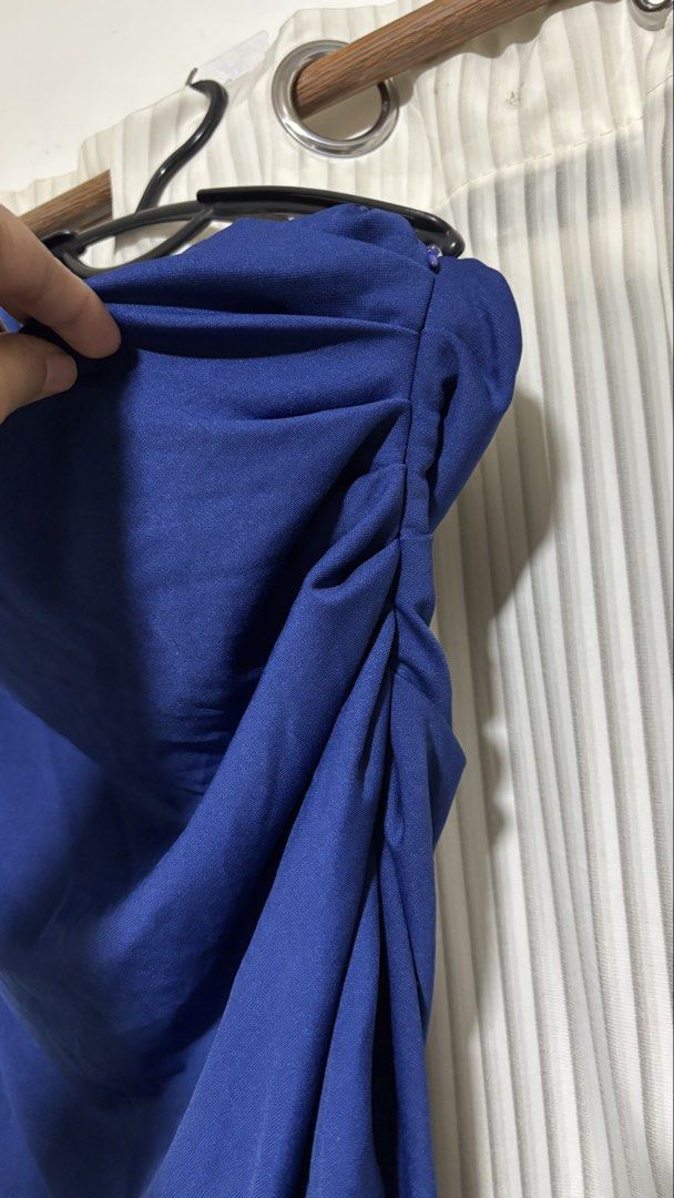 Shein Blue Drape One Side Halter Top - Size L (Category: Blouses) located in Quezon City. Submitted by jerkyjake (Listing ID 1427537224, Image 2). Description: Stylish blue top from Shein Size Large Perfect for a night out or a special occasion. The top has a unique design with gathered details on the side. Never worn. Too small for my XL size. Can fit to Small to Large Frame Location: Novaliches Quezon City Can ship via J&T.