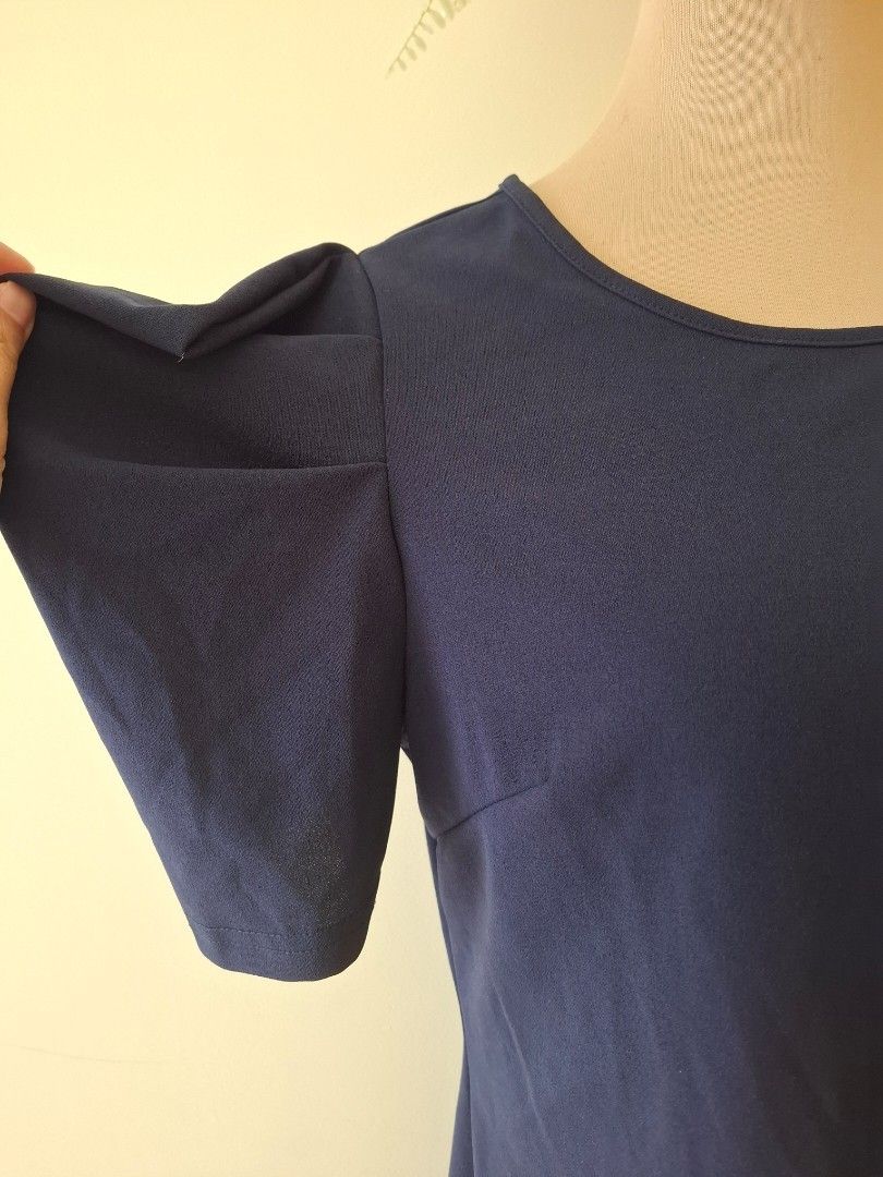 Shein Navy Blue Dress (Category: Dresses) located in Pasig City. Submitted by raindeclutters (Listing ID 1427522821, Image 3). Description: opened a few days ago lang. Maluwag sya saken. selling low, nasa almost 400 sa Shein app depende sa promo.