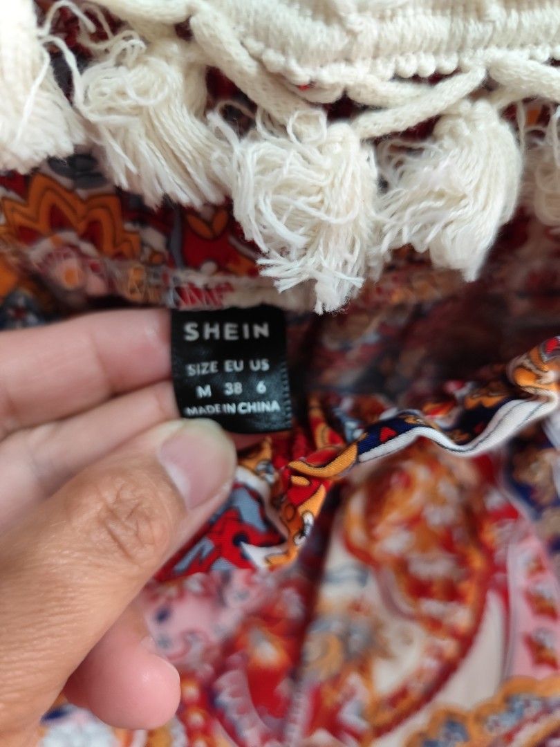 SHEIN Paisley Print Co-ord Set (Category: Sets or Coordinates) located in Quezon City. Submitted by melsc (Listing ID 1427544013, Image 3). Description: Used Once Pants length can fit to 5'4" womens Bandana top .
