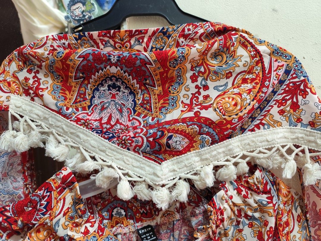 SHEIN Paisley Print Co-ord Set (Category: Sets or Coordinates) located in Quezon City. Submitted by melsc (Listing ID 1427544013, Image 2). Description: Used Once Pants length can fit to 5'4" womens Bandana top .