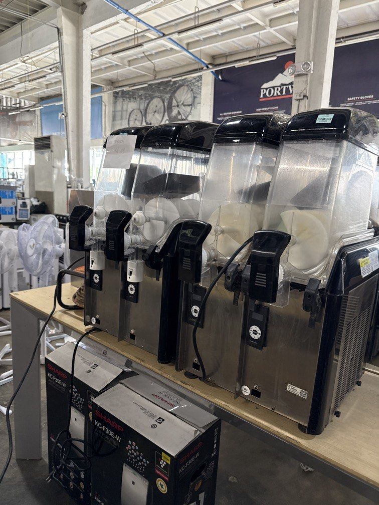 Slush machine Heavy Duty (Category: Announcements) located in Manila. Submitted by joylontok16 (Listing ID 1427591435, Image 3). Description: ELMECO FC2 Slush Machine • Condition: Listed as “lightly used” and originally sourced from Technolux Equipment & Supply Corporation in 2023. •.