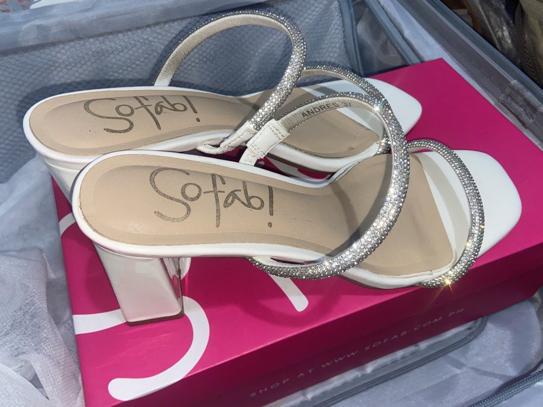 Sofab! White Rhinestone Sandals in White (Category: Flats & Sandals) located in Taguig. Submitted by louiseconnected (Listing ID 1427518350, Image 3). Description: One time used only for a wedding as a bridesmaid. Bought it for 1499 originally. Minimal to none issue. Slightly negotiable. Pwede meetup if UP Diliman Area.