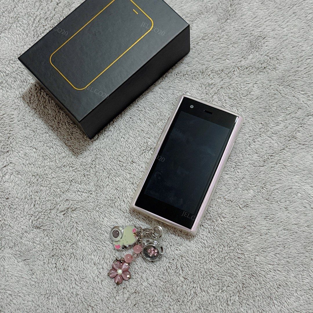 Soyes S23 Mini Smartphone Android Dual Sim (Category: Other Gadgets) located in Cabanatuan. Submitted by jel.co20 (Listing ID 1427536076, Image 2). Description: Dual sim : Yes GPRS: yes Inner memory: inner 2GB+16GB TF card: yes Camera: Dual cameras front 0.3Mpx back 2Mpx Size: 3.0 inch Resolution: 480*854 Item size 88.40*45.20*11mm phone weight:70g Phone color: purple camera: Dual cameras front 0.3Mpx back 2Mpx Digital zoom: no Main keys: single 