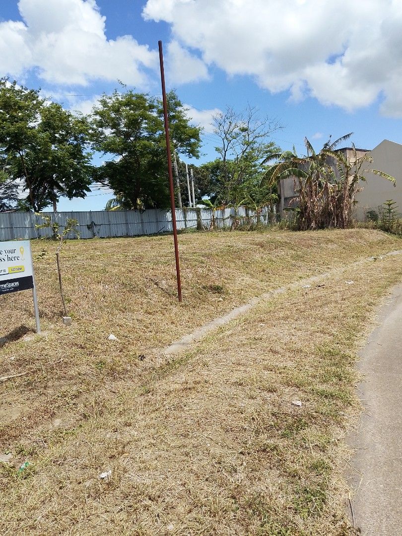 Spacious Commercial Lot in Laguna (Category: Lot) located in Manila. Submitted by alvin_legal74 (Listing ID 1427509254, Image 1). Description: Commercial Lot located in Filinvest commercial residential area in Calamba Laguna. A mixed community where you can put up your business ,office and residence in one。 A pure investment for your logistics business while enjoying the subtle conmunity in the South. Gated community for your safety and company p